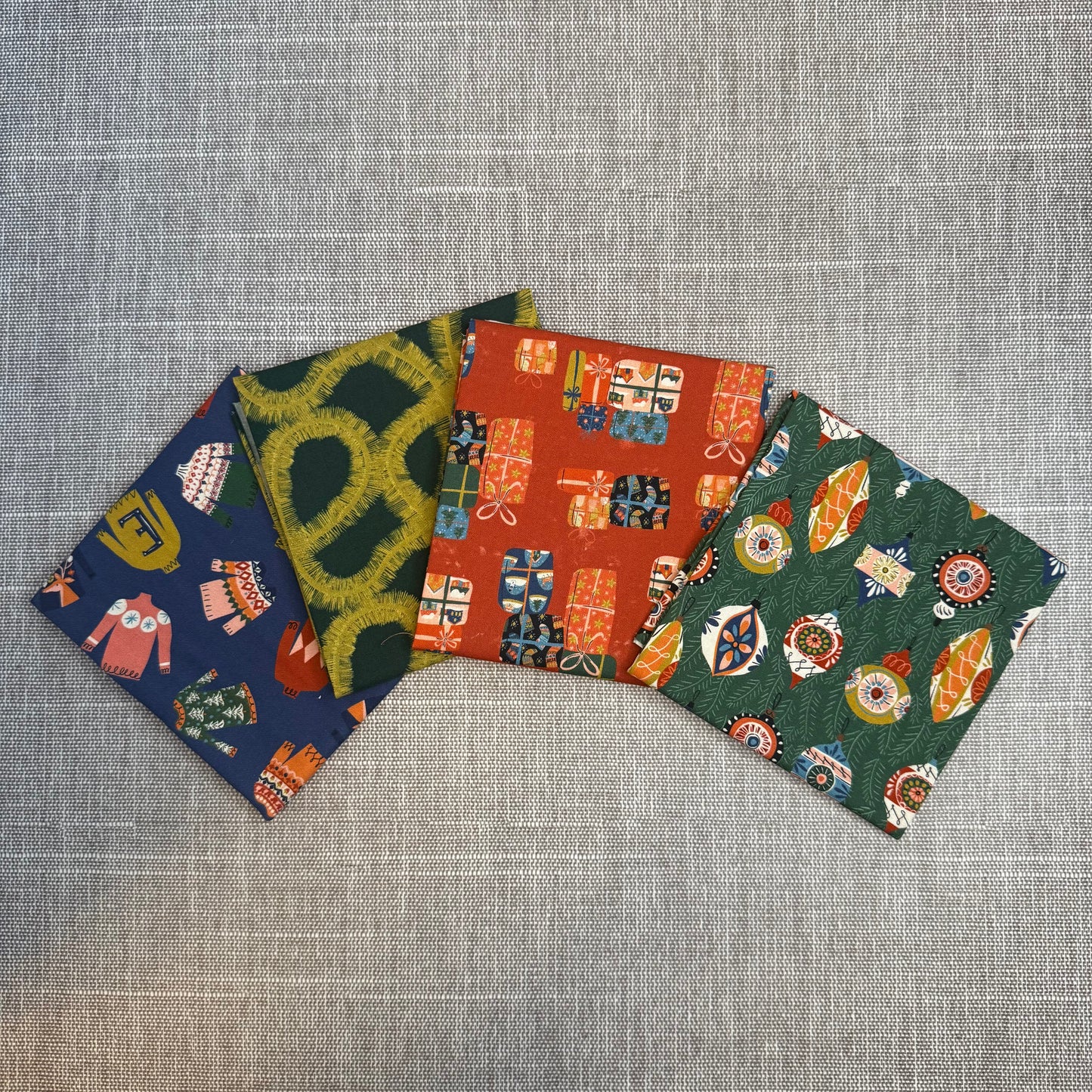 Tinsel Time Fat Quarter Bundle