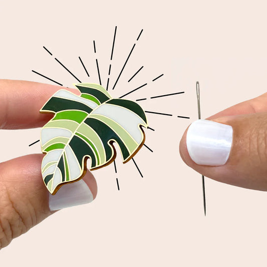 Monstera Leaf Needle Minder